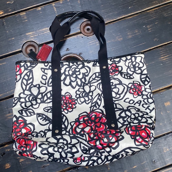 Coach Floral Flower Graffiti Poppy Shoulder Bag Tote F16914 - Picture 4 of 16